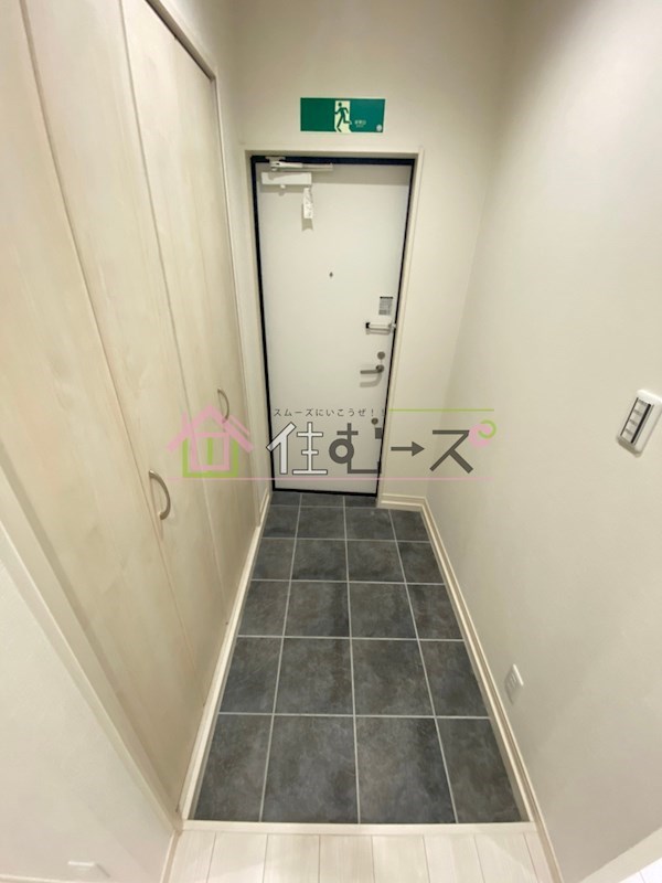 千本中アパートメント 玄関