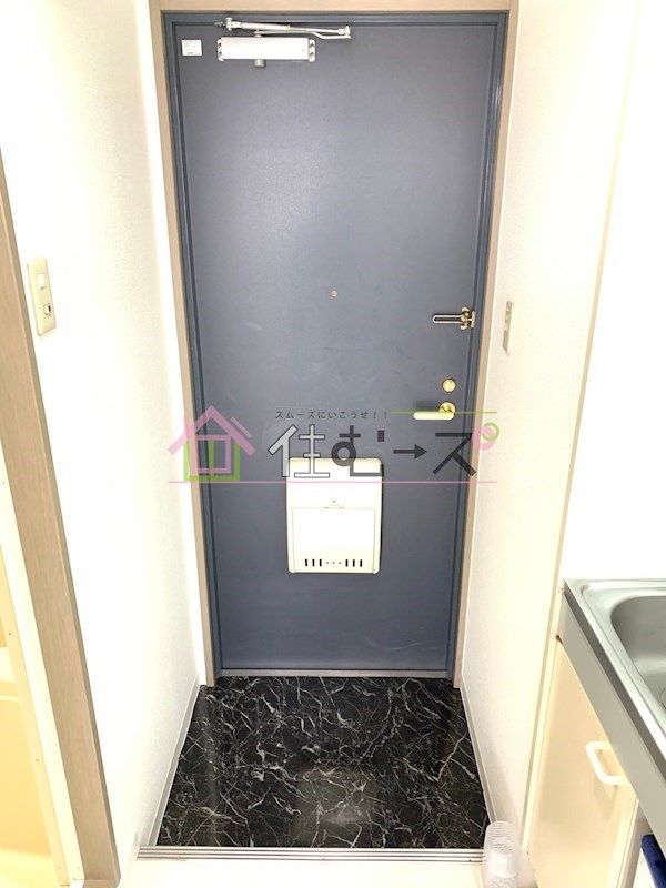 クレセント都島 玄関
