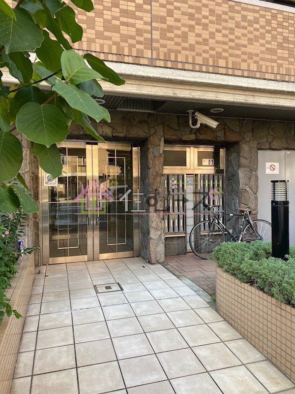 クレール上本町 エントランス