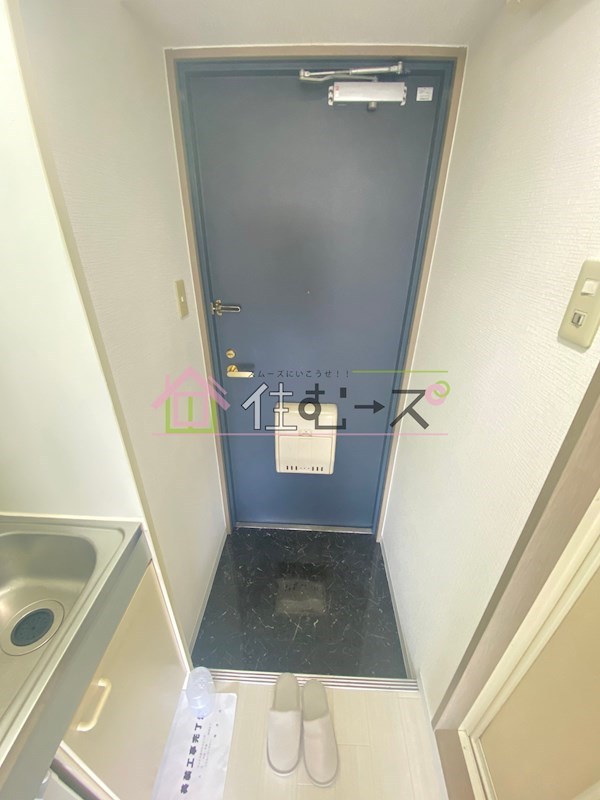 クレセント都島 玄関