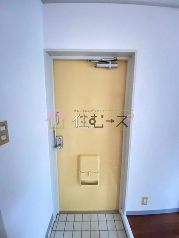 神田ビル 玄関