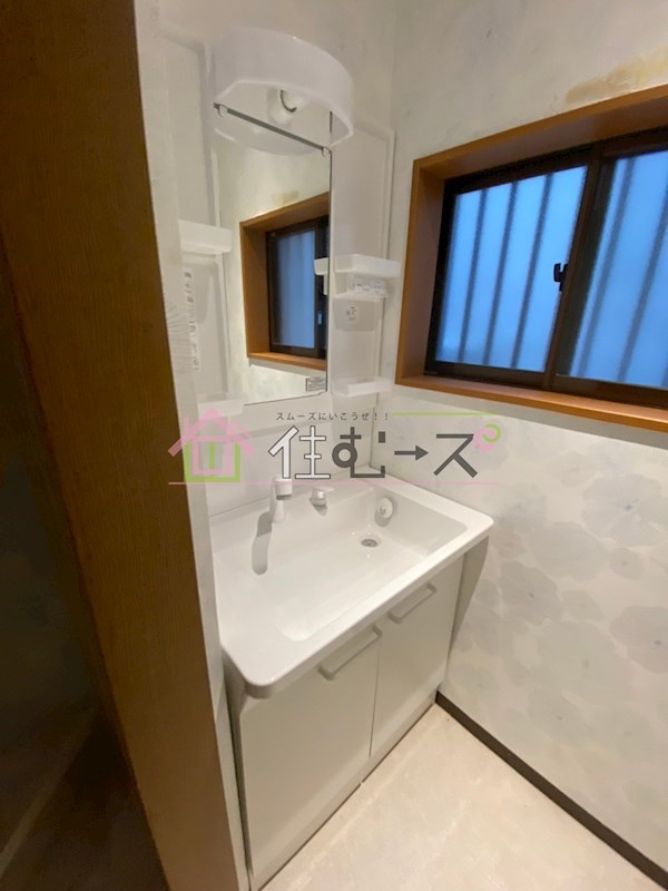旭1丁目9-23貸家 洗面所