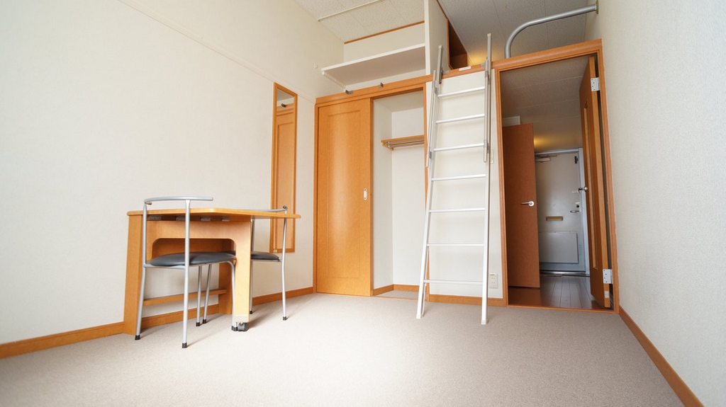 レオパレスネスト中百舌鳥 広々とした綺麗なお部屋です。