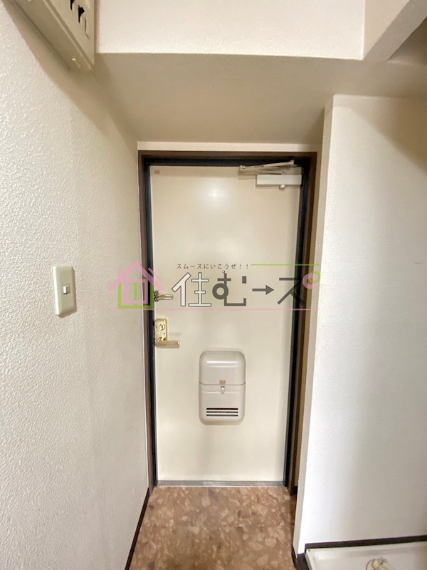 シロミズビル 玄関