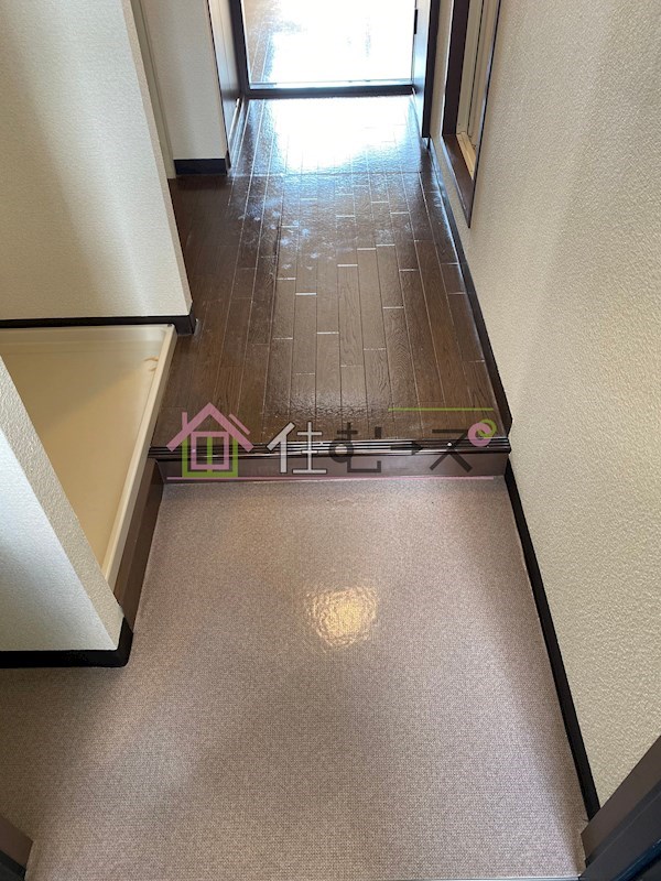 シロミズビル 玄関