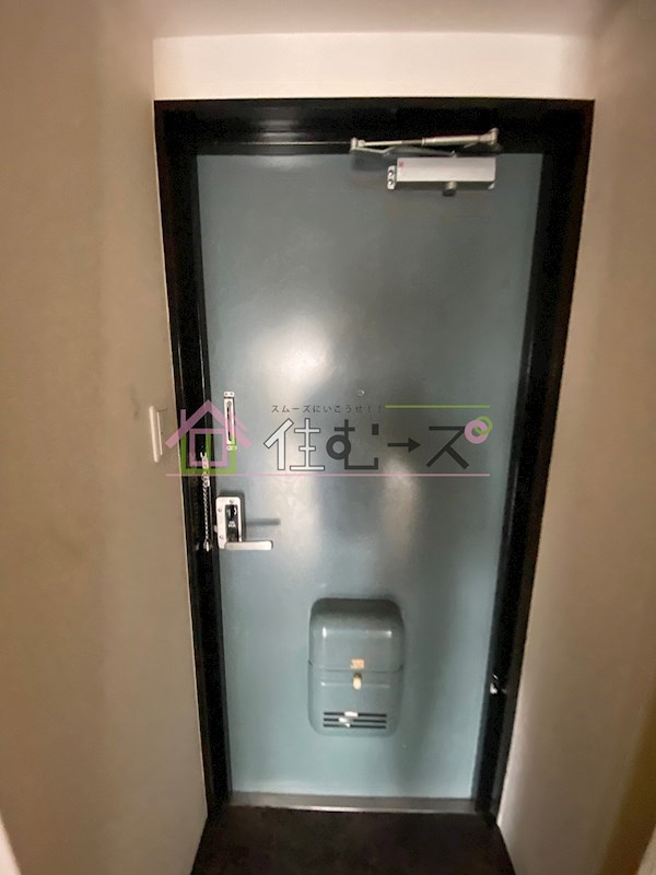 Y'sコート今福鶴見 玄関