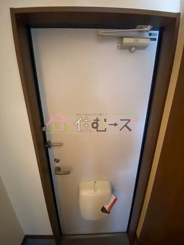 アンプルール　フェール　ルージュ 玄関