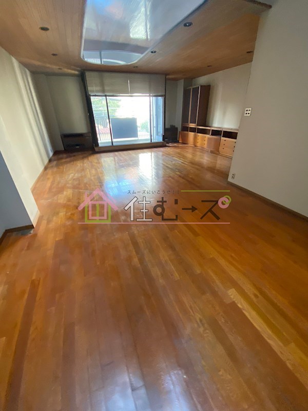 生玉町戸建 リビング
