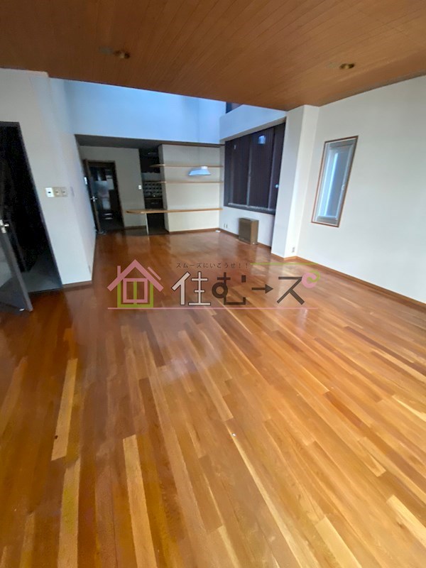生玉町戸建 リビング