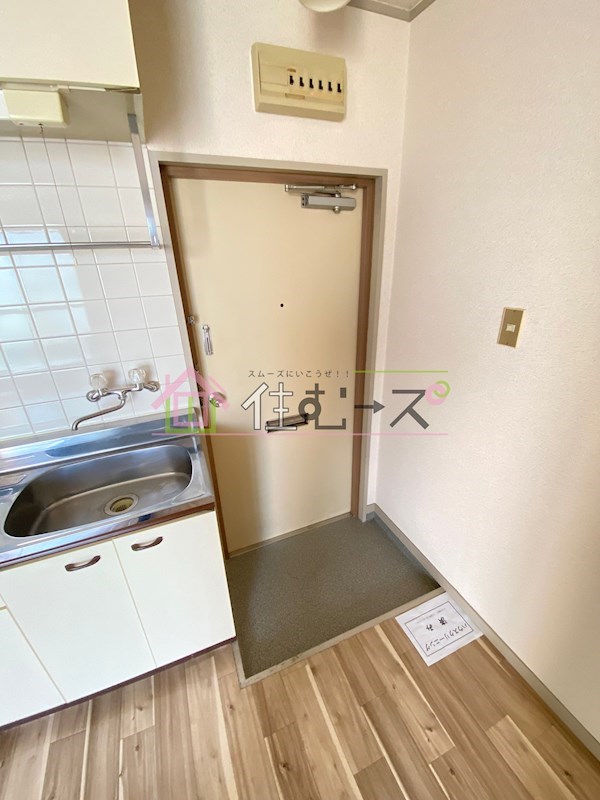 ドムール塚本 玄関