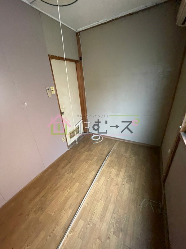 グローアメ村ビル リビング