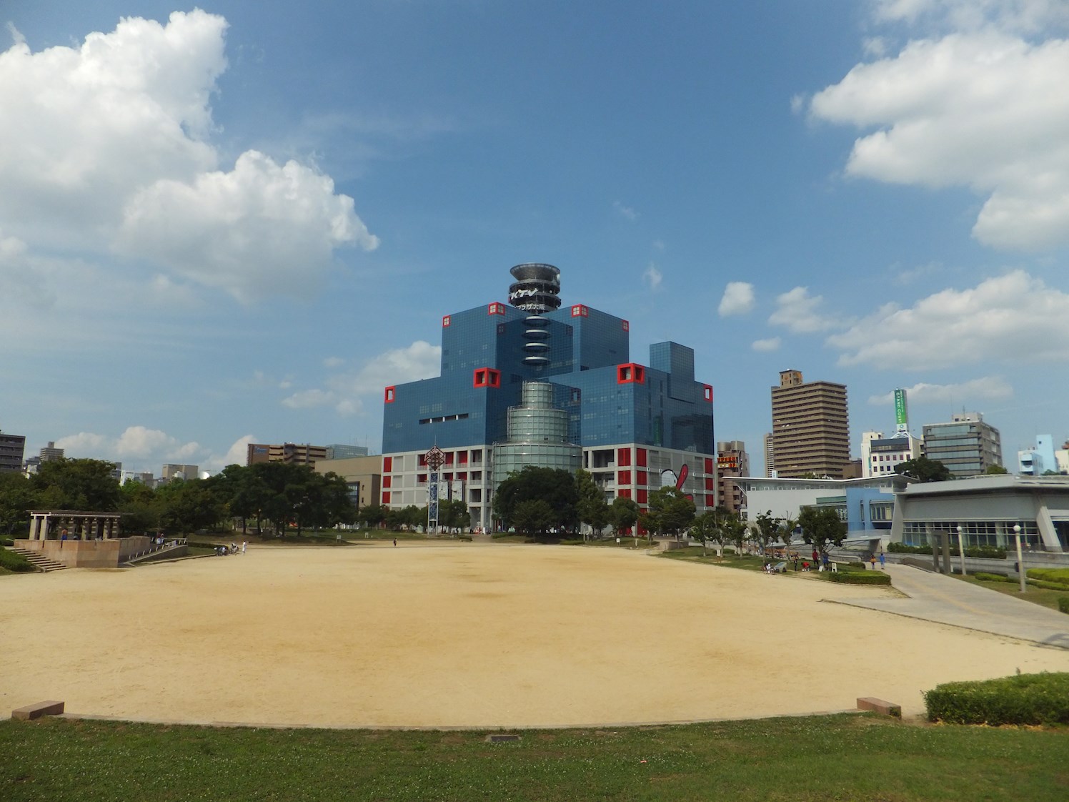 610ビル 扇町公園
