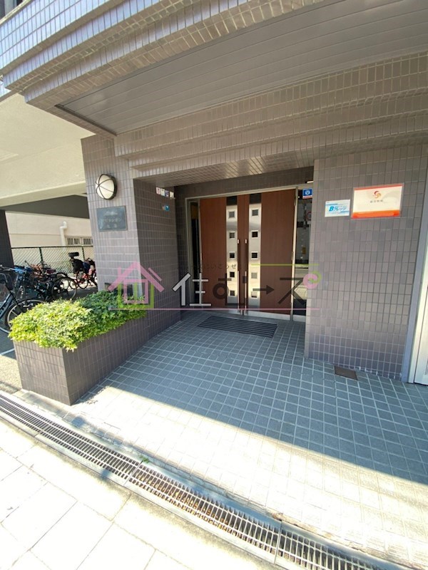 アビタシオン九条 エントランス