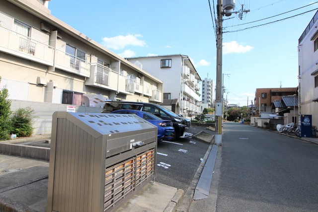 楠本ハイツ 駐車場