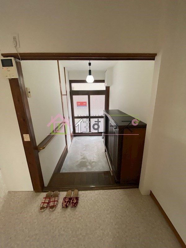 小路東3丁目戸建 玄関