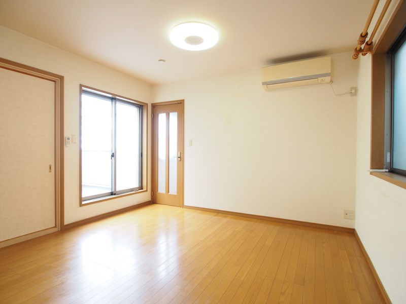 佐太中町６丁目戸建 リビング