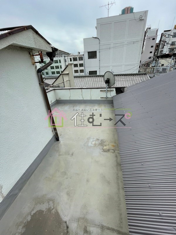 菅栄町貸家 ベランダ