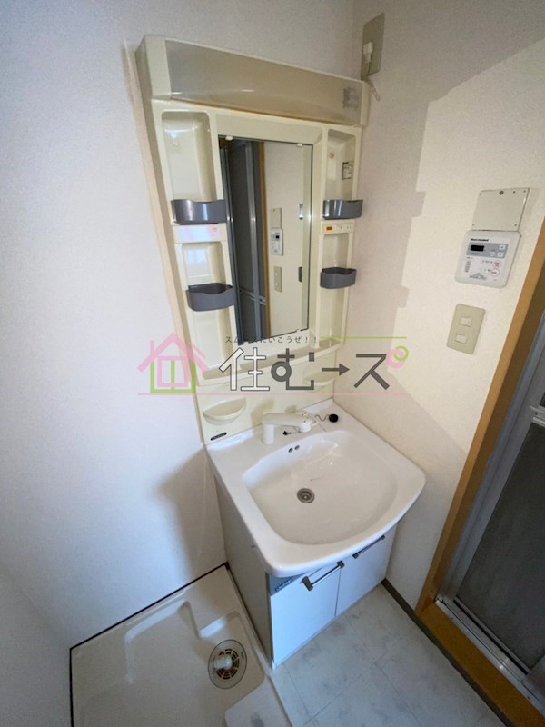 鶴橋末広ビル 洗面所