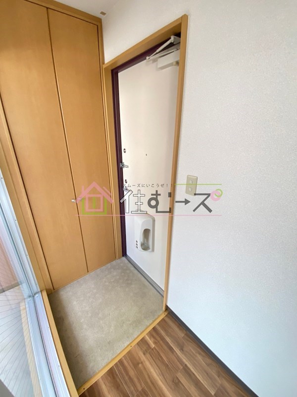 鶴橋末広ビル 玄関