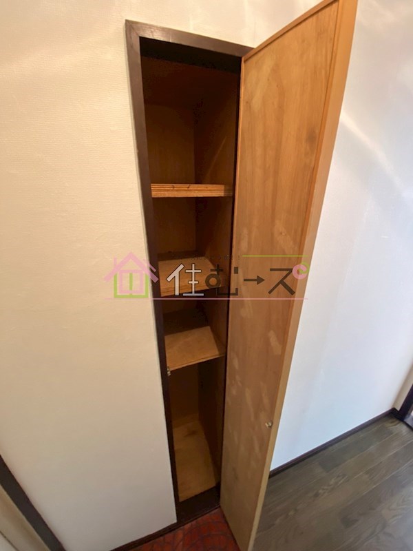 グローリーハイツ東成 収納