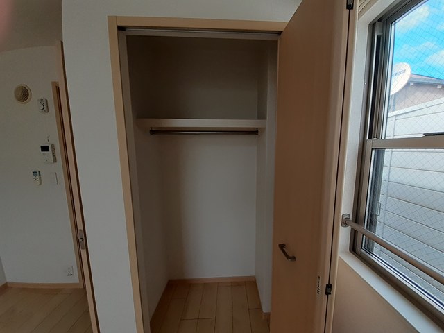 トムズ　コート 収納