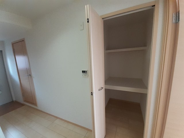 トムズ　コート その他