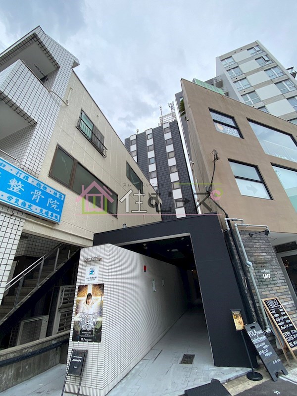 RE-005 外観