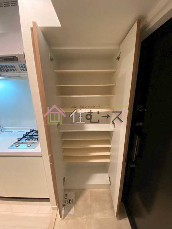 スプランディッド難波 収納