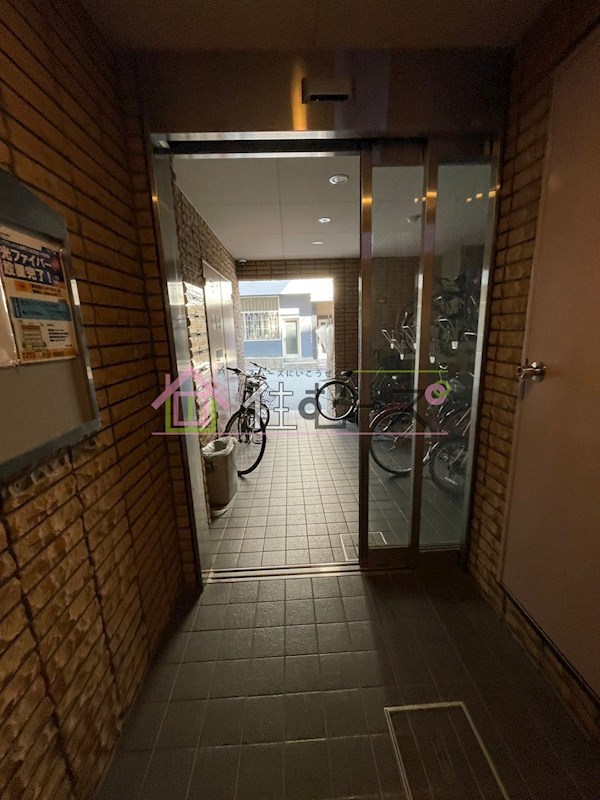 ナニワランド上本町 ロビー