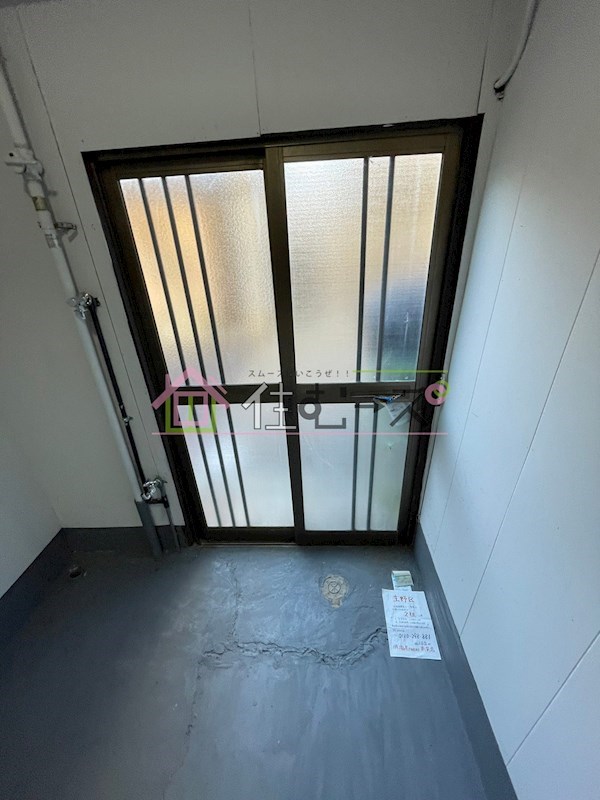 小路東テラス 玄関